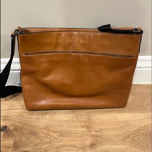 Coach 100% leather crossbody messenger bag